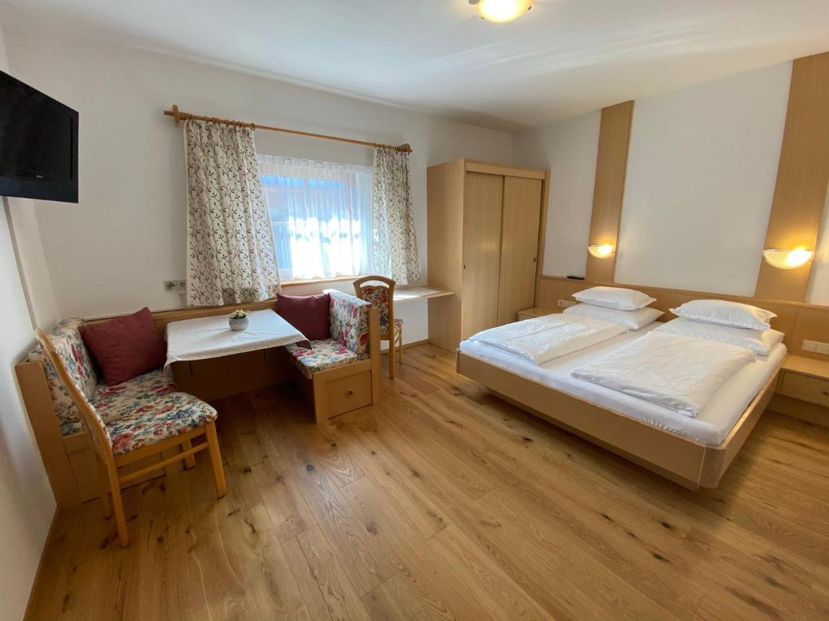 Lindnerhof Urlaub Am Bauernhof Hotell San Lorenzo di Sebato Exteriör bild