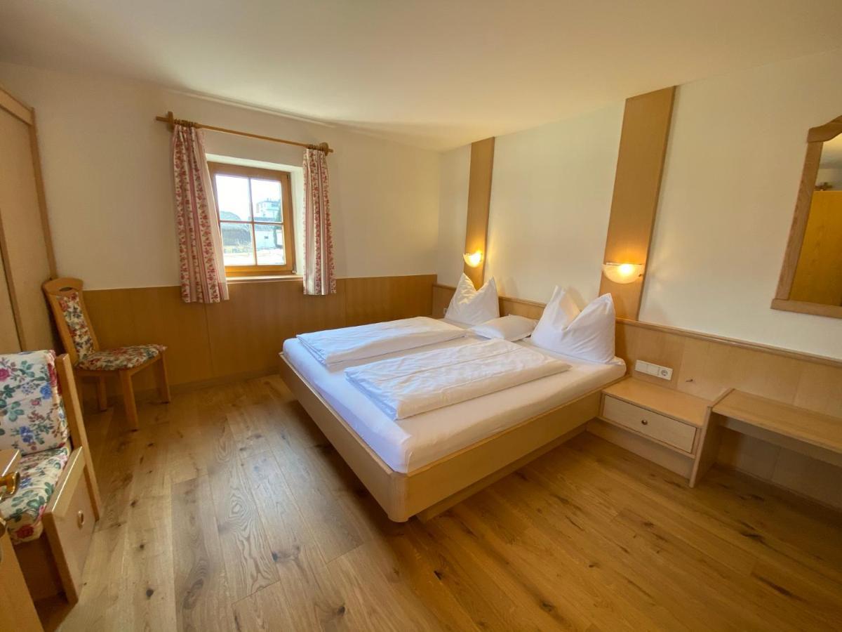 Lindnerhof Urlaub Am Bauernhof Hotell San Lorenzo di Sebato Exteriör bild