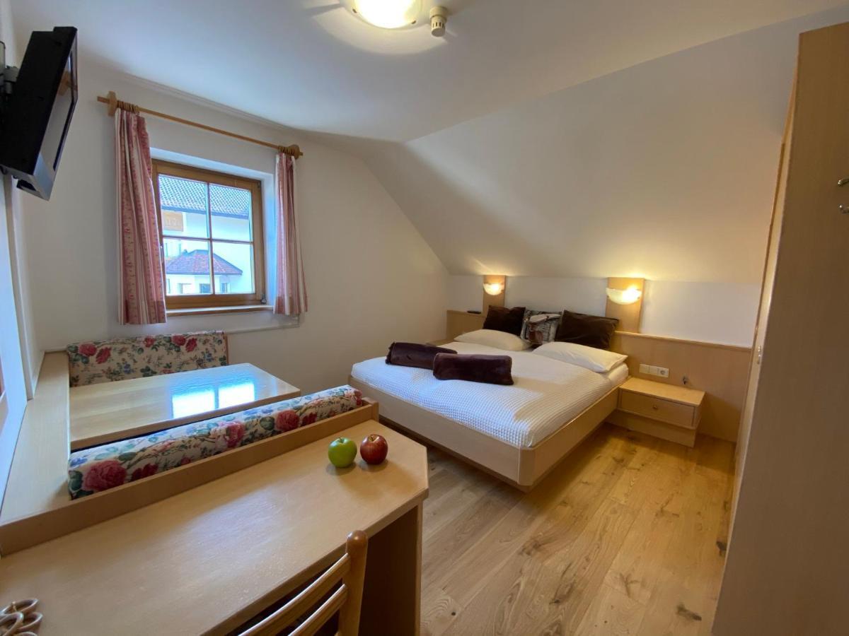 Lindnerhof Urlaub Am Bauernhof Hotell San Lorenzo di Sebato Exteriör bild