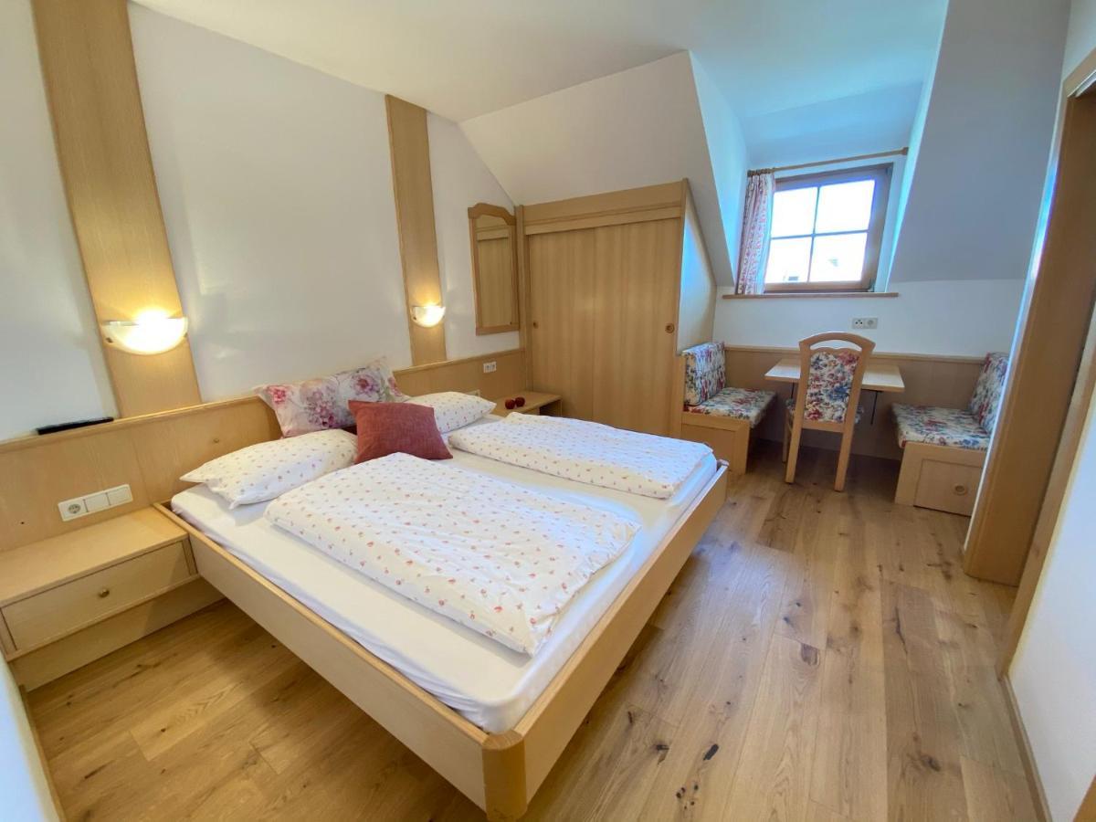 Lindnerhof Urlaub Am Bauernhof Hotell San Lorenzo di Sebato Exteriör bild